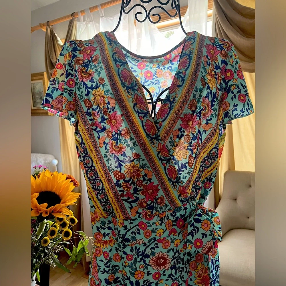 Pretty colorful wrap dress size large. - Picture 2 of 6